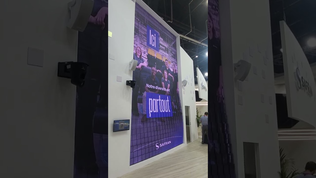 New trends bringing to the event displays by 3D kinetic screen
