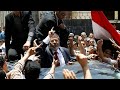فيديو: ردود فعل المصريين بشأن وفاة رئيس البلاد السابق محمد مرسي…