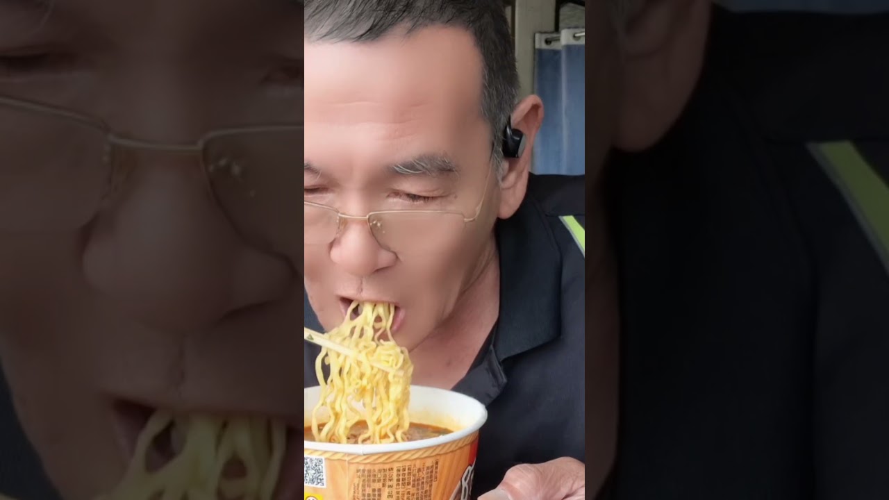 保全工作 午餐簡單吃泡麵。 縮圖