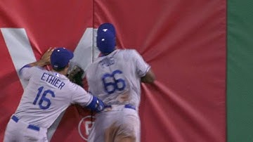 LAD@PIT: Ethier retires Inge with nice running catch
