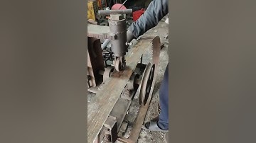 máy cán mo lưỡi cưa tự chế .