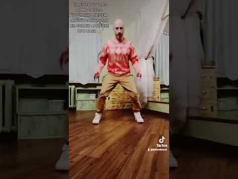 УЧИМ САМУЮ ЛЁГКУЮ КОМБИНАЦИЮ ДВИЖЕНИЙ! ШАФФЛ ТАНЕЦ ДЛЯ НАЧИНАЮЩИХ. #shorts #dance