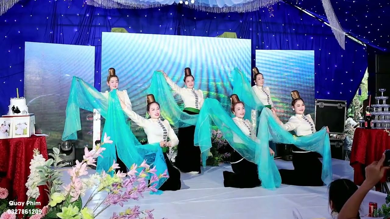 Múa Núi Rừng Tây Bắc - Đội Múa Gia Đình Mừng LTH Tại Bản Pùa