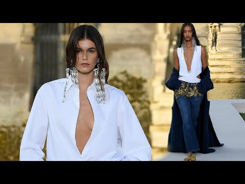 Valentino мода осень зима 2023-2024 Haute Couture в Париже  Одежда и аксессуары