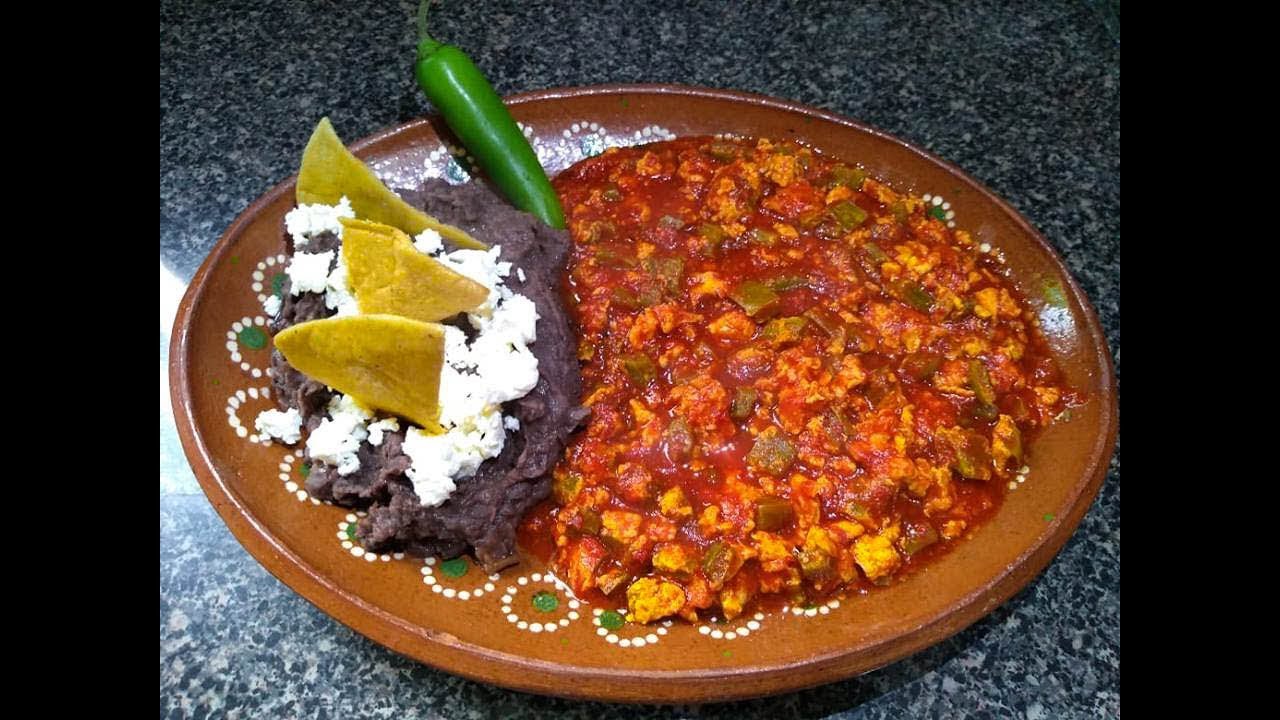 Huevos con nopales en salsa de chile guajillo || El Sazon De Toñita ||  Comida Mexicana - YouTube