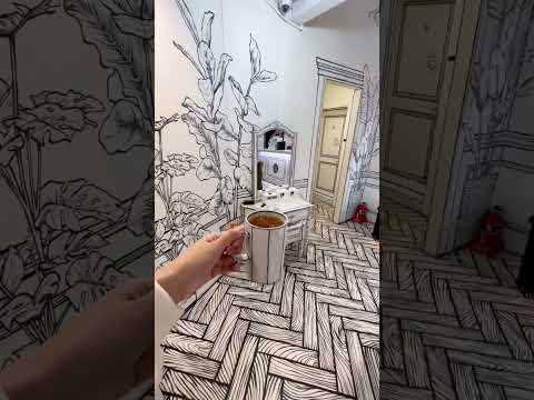 Videó: Kis tetőtéri apartman erkéllyel Göteborgban