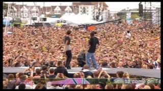 [HD] Tinchy Stryder feat. Amelle (Sugababes) - Never Leave You (Live at T4 on the Beach)