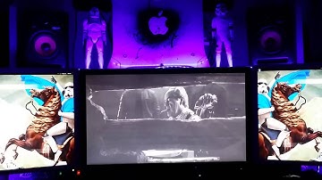 Quakecon setup with 27 Inch Monitor