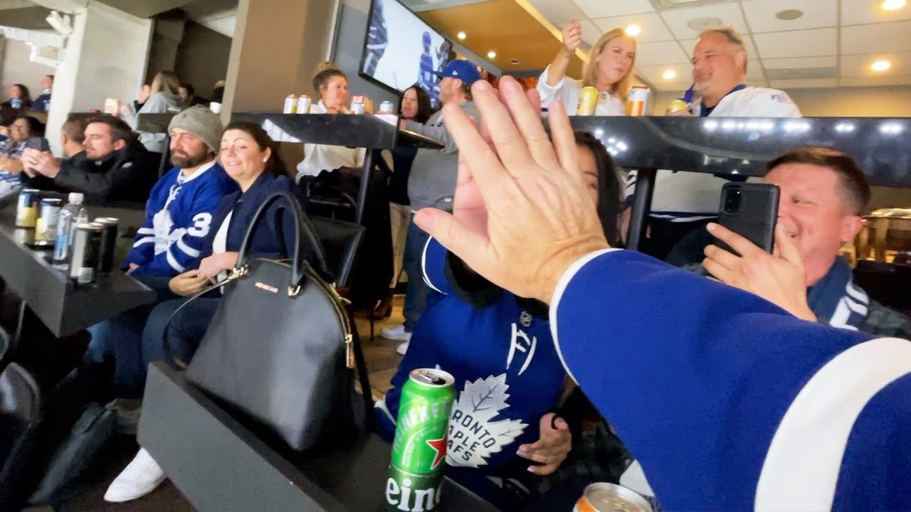 Первый раз в ложе Molson Executive на матче Leaf — Scotia Arena