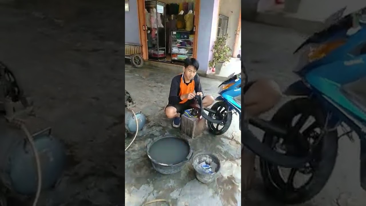 anak SMK MAGANG di bengkel motor 