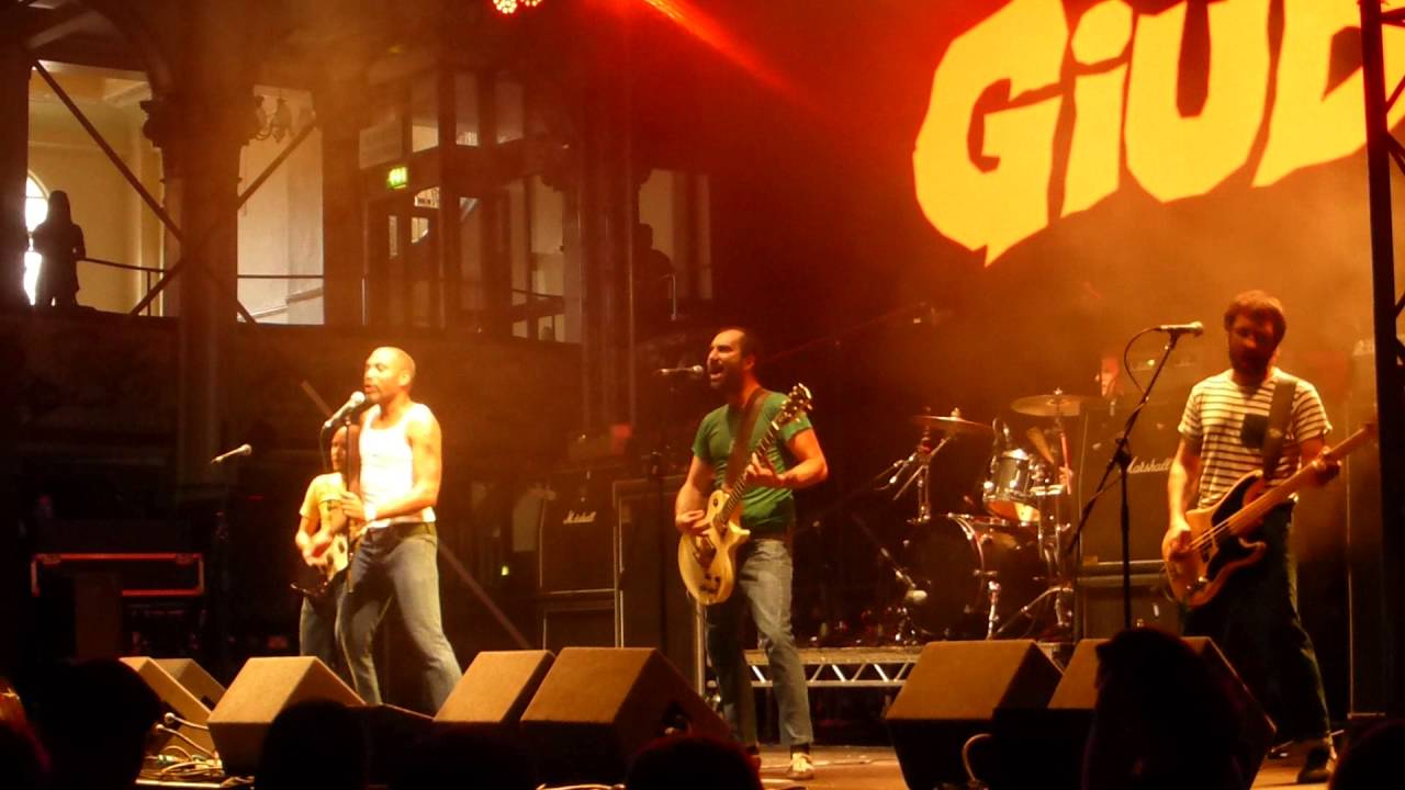 Παρακολούθηση Giuda - Number 10 live Blackpool Rebellion 2016 στο YouTube Παρακολούθηση Giuda - Number 10 live Blackpool Rebellion 2016 στο YouTube
