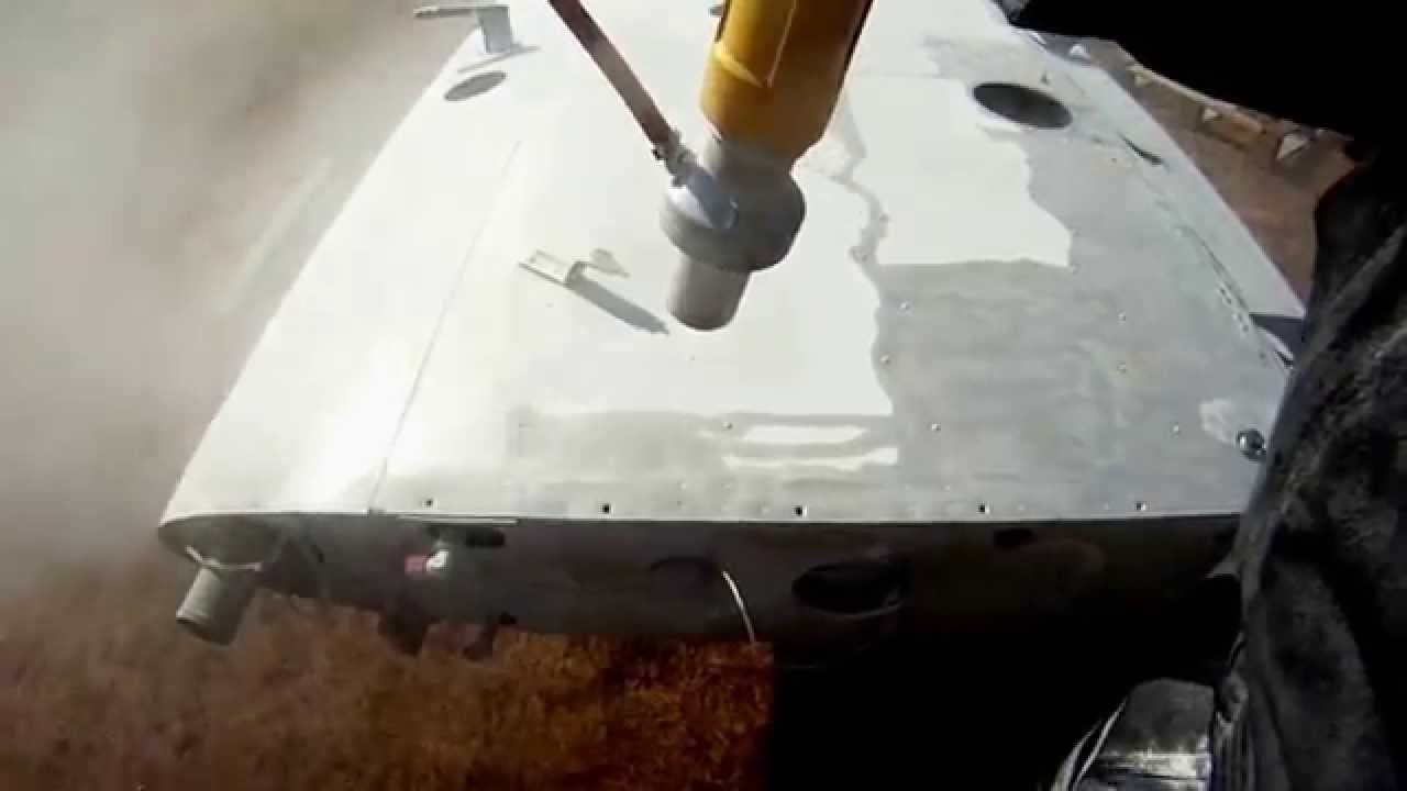 Using Soda Blasting to remove paint from Cessna 152. YouTube