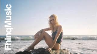 Monte Booker - Kolors Ft  Smino