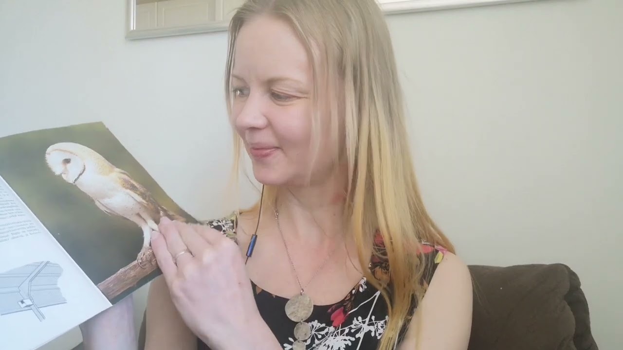 Asmr Suomi Soft Spoken - Katellaan lintukirjaa 📗