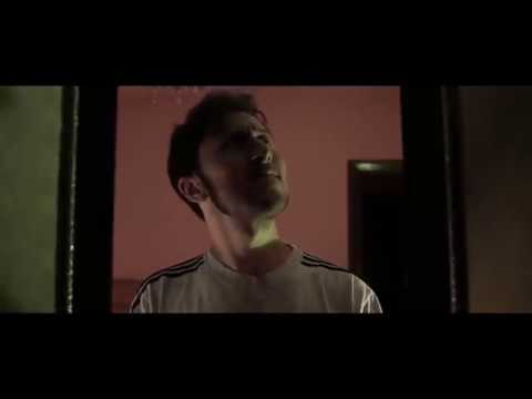 Приходит к нему через зеркало поиграть / Короткометражка: Зеркало