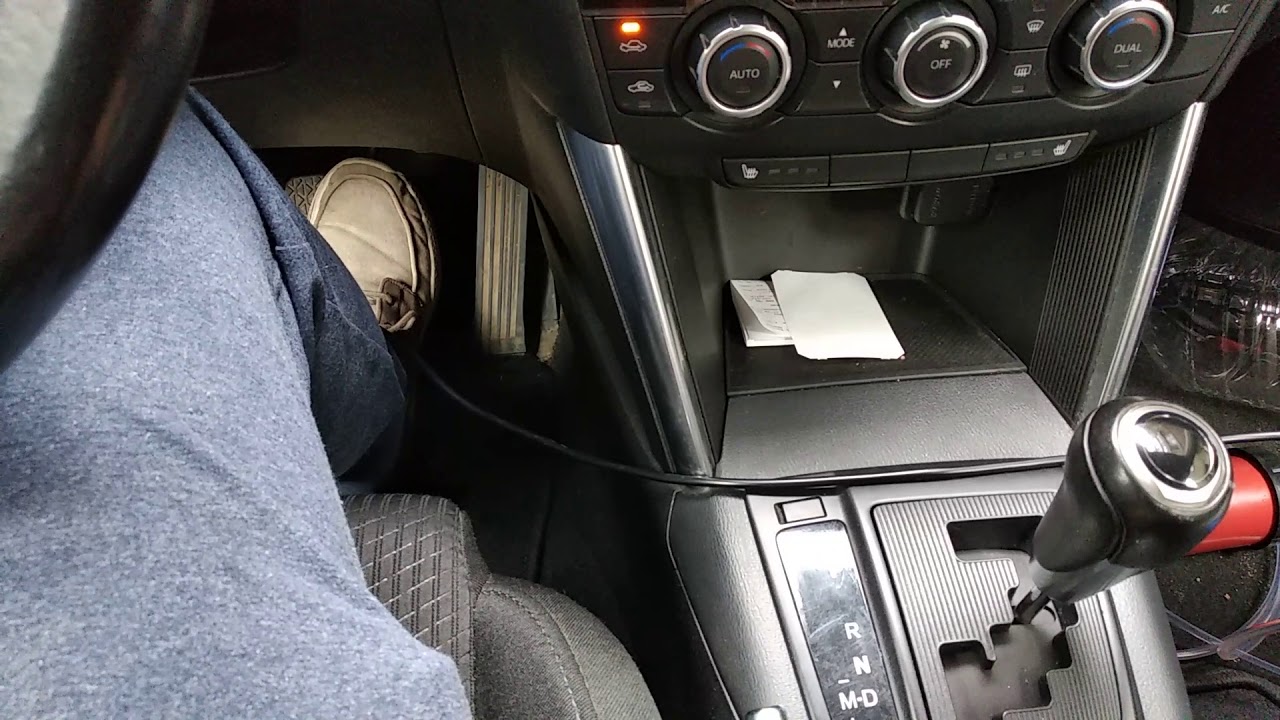 Звук при нажатии на тормоз - YouTube