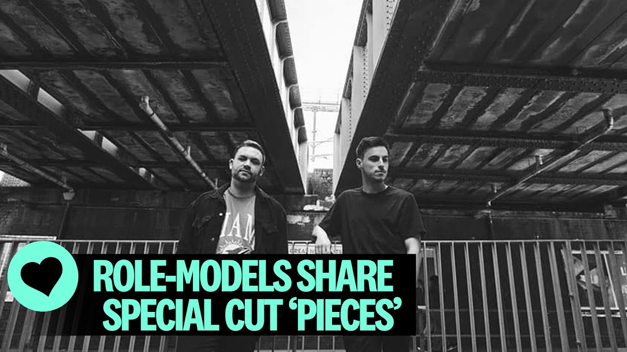 YouTubeでRole-Models - Pieces (Official Music Visualiser)を視聴 YouTubeでRole-Models - Pieces (Official Music Visualiser)を視聴