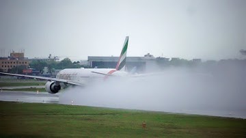 4K MASSIVE WATER SPRAY! Full Throttle GE90 Boeing 777 on Wet Runway - Chennai Airport!
