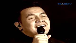 Video thumbnail of "Tulus - Nada Nada Cinta @ Rossa The Journey Of 21 Dazzling Years"