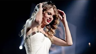 Taylor Swift - Love Story (Live on The Fearless Tour) Taylor Swift - Love Story (Live on The Fearless Tour)