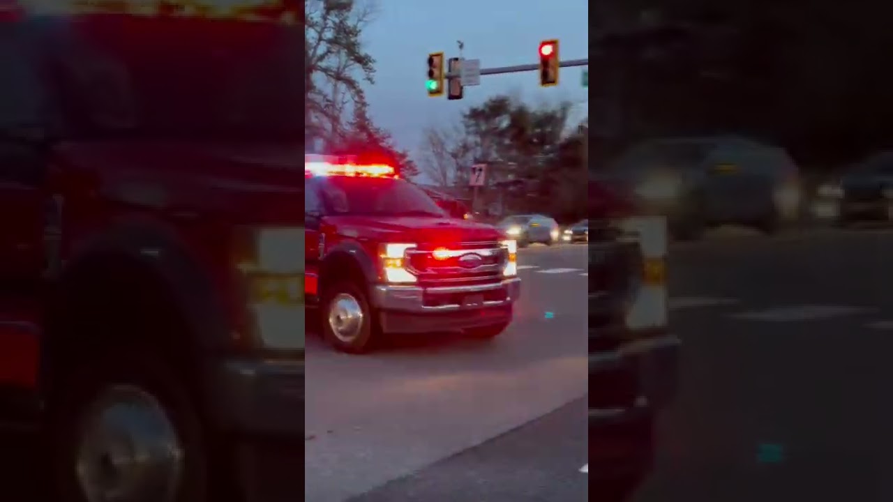 Station 18 Mini Pumper Responding