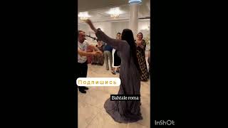 цыганские танцы 2024 Цыганка танцует бомба 🤌🖇