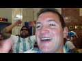 Болельщики сборной Аргентины поют в метро