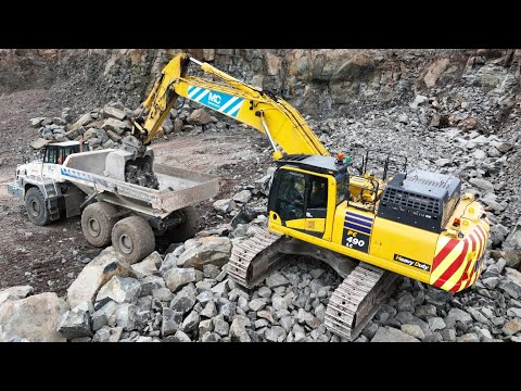 FP McCann komatsu PC490LC Loading Trucks