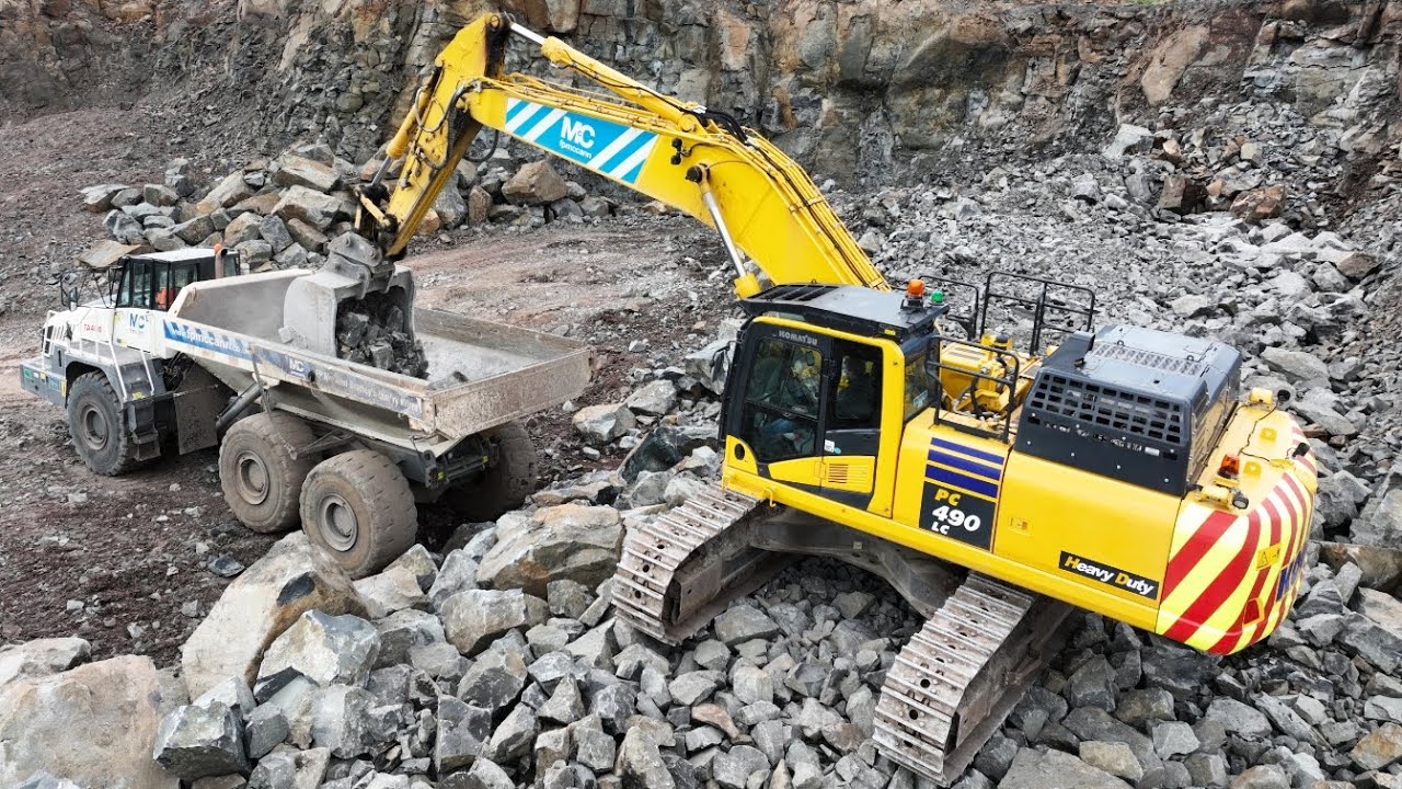 FP McCann komatsu PC490LC Loading Trucks