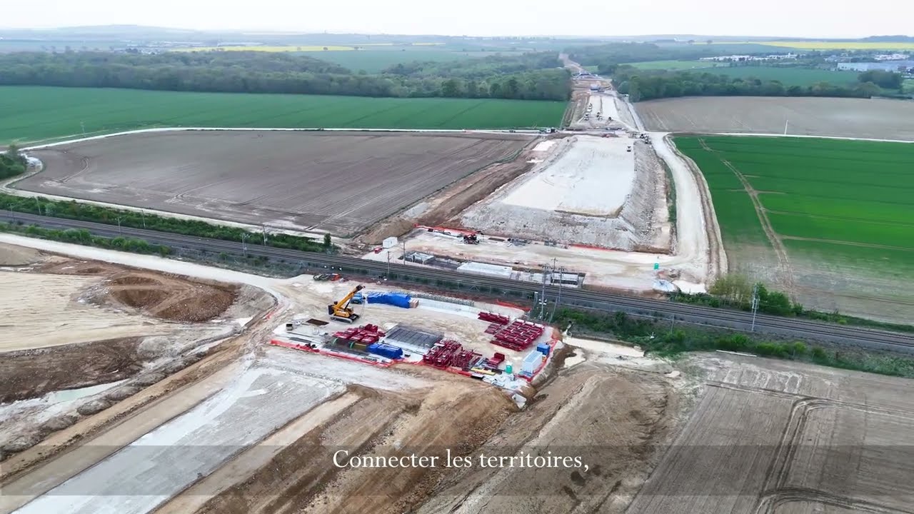 Découvrez la Liaison Ferroviaire Roissy-Picardie à travers l'Objectif d'Axidrone