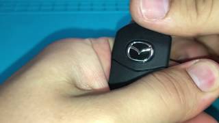 Замена батарейки в выкидном ключе мазда/Replacing battery in the flip key Mazda