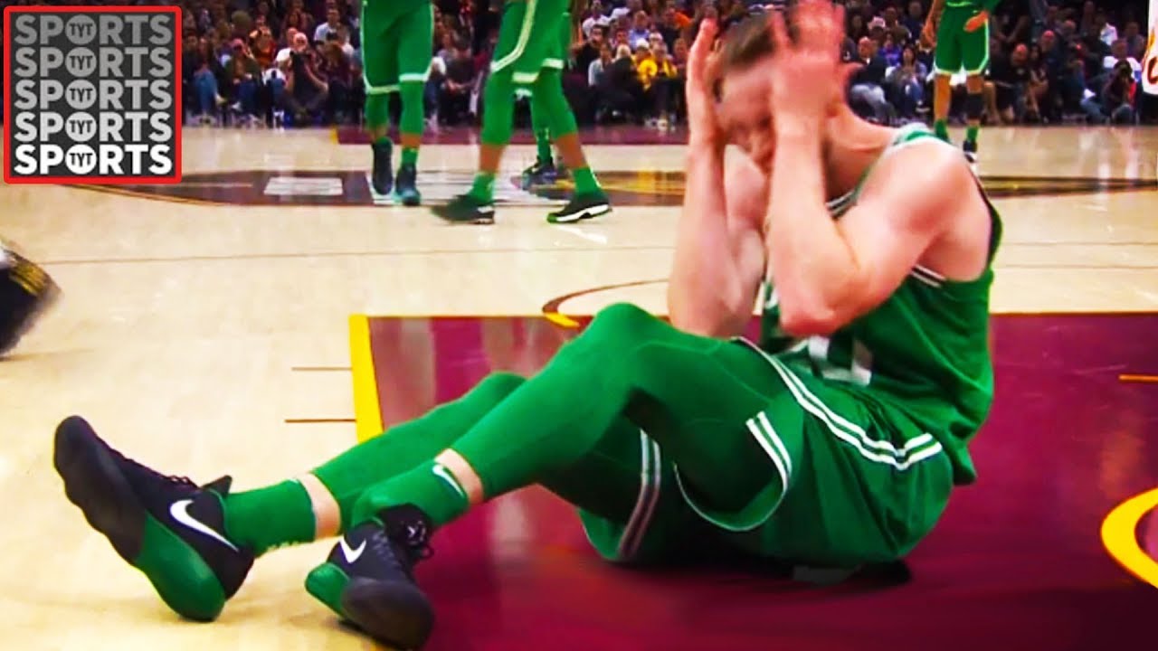 The NBA's Gordon Hayward Suffered a Horrifying Leg Injury