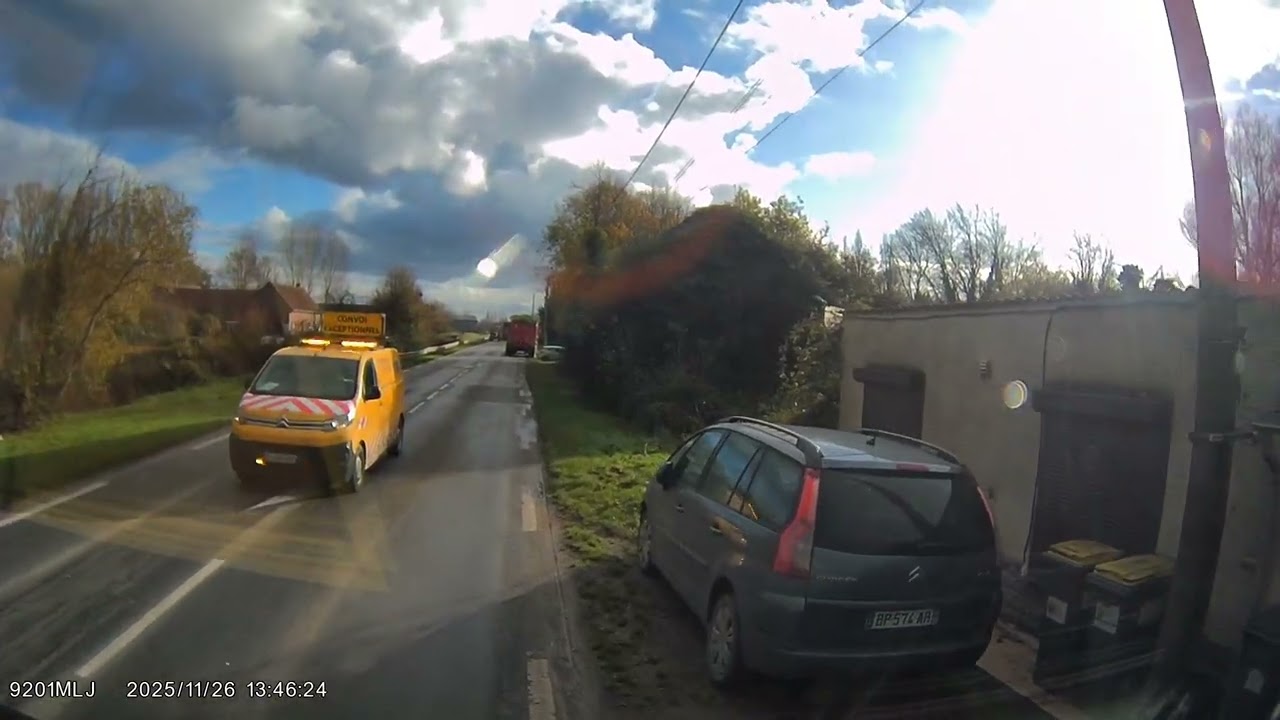 Road D947, La Gorgue, Rouge Croix, Richebourg, Commune in France, 13:37, 26.11.2025 (Part3)