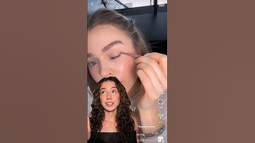 самый простой способ нарисовать стрелки?!пробовали такой лайфхак?🤔#визажистсамара #макияжглаз