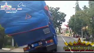 STORY WA TRUK MUATAN GAYOR