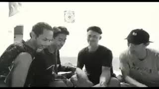 Story wa 30 detik ciuman (jomblo meronta ronta)