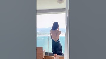 Mastering React Button Hover Effect | Using UseState Hook 🪝#shorts