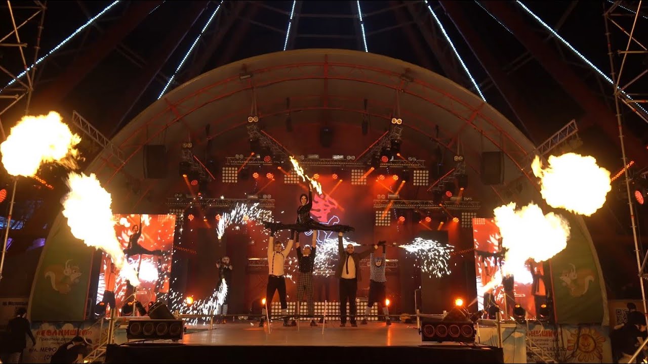 PANTERA Fireshow - Halloween Addams Family