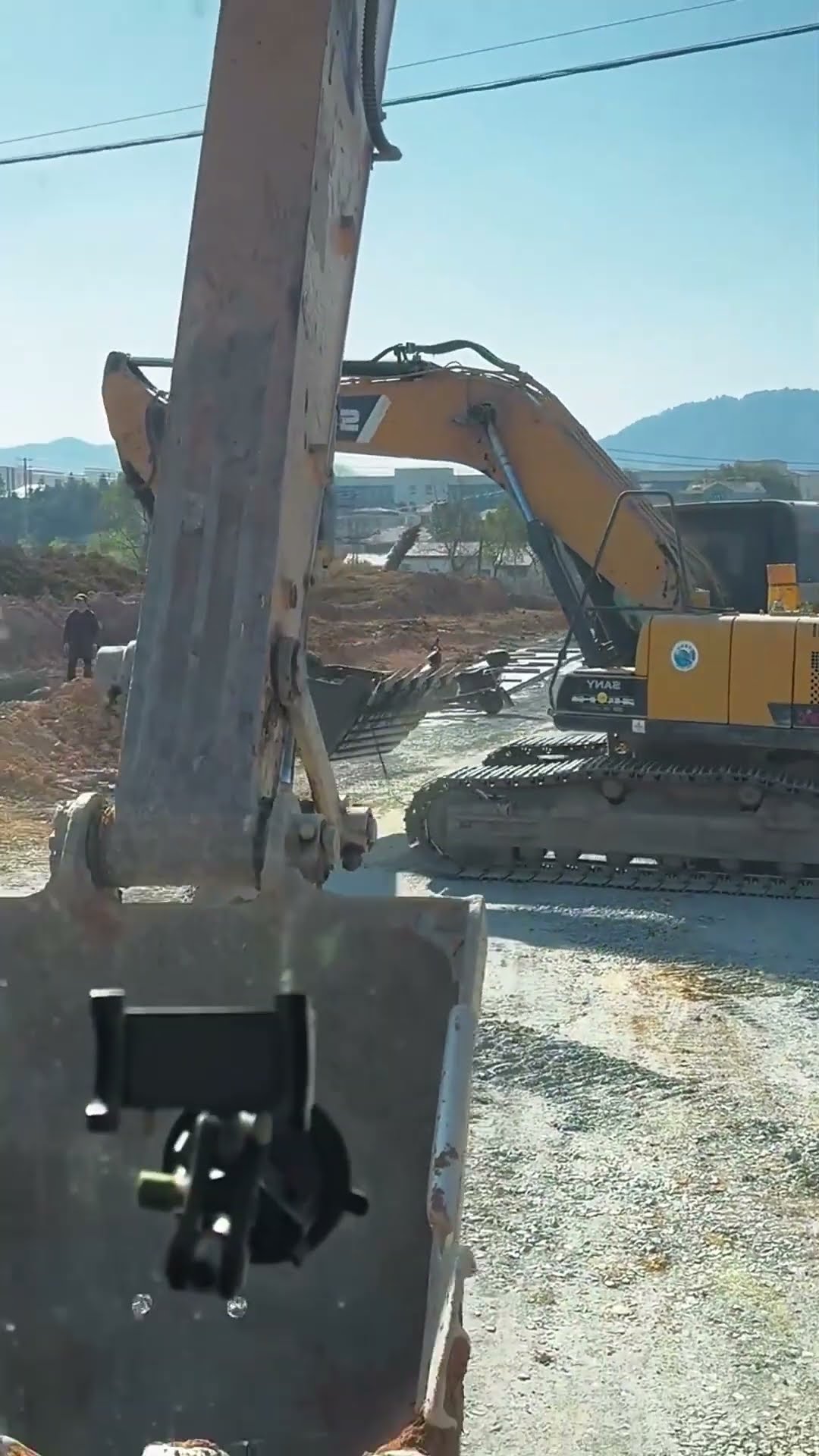 Roadside pipe ditch excavation- Good tools and machinery make work easy