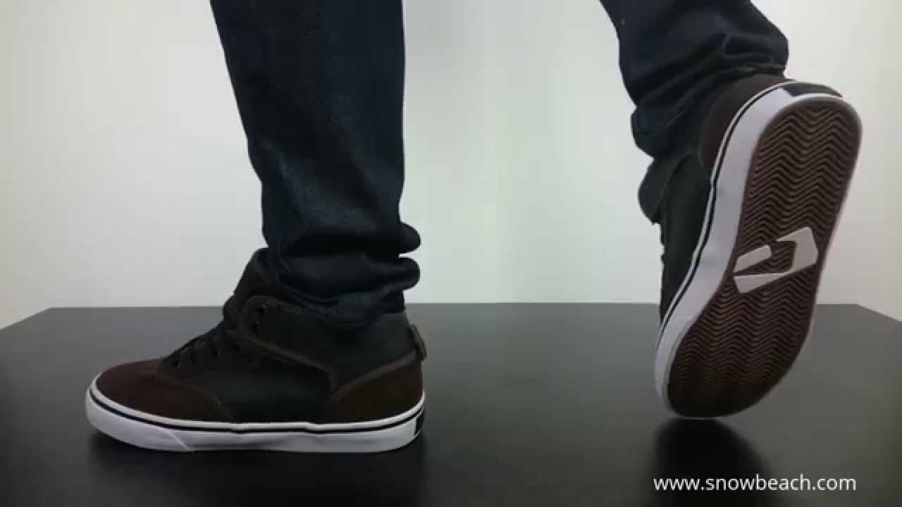 GLOBE MOTLEY MID choco fur - YouTube