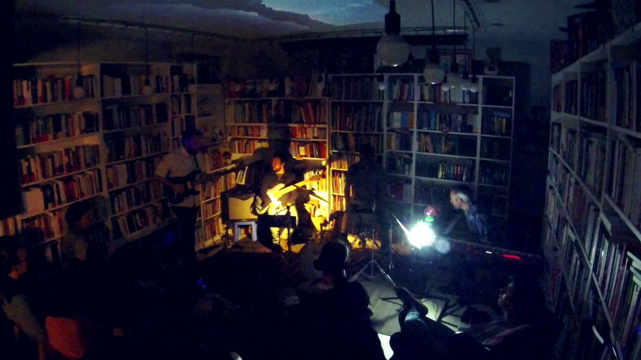 -PROJECTE ASTROLABI- en viu a la lliberia Strogoff,  concert sencer