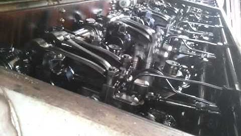 SD 40 locomotive engine start up