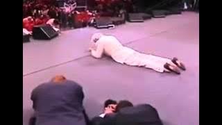 Pastor Benny Hinn Worships God and Cry