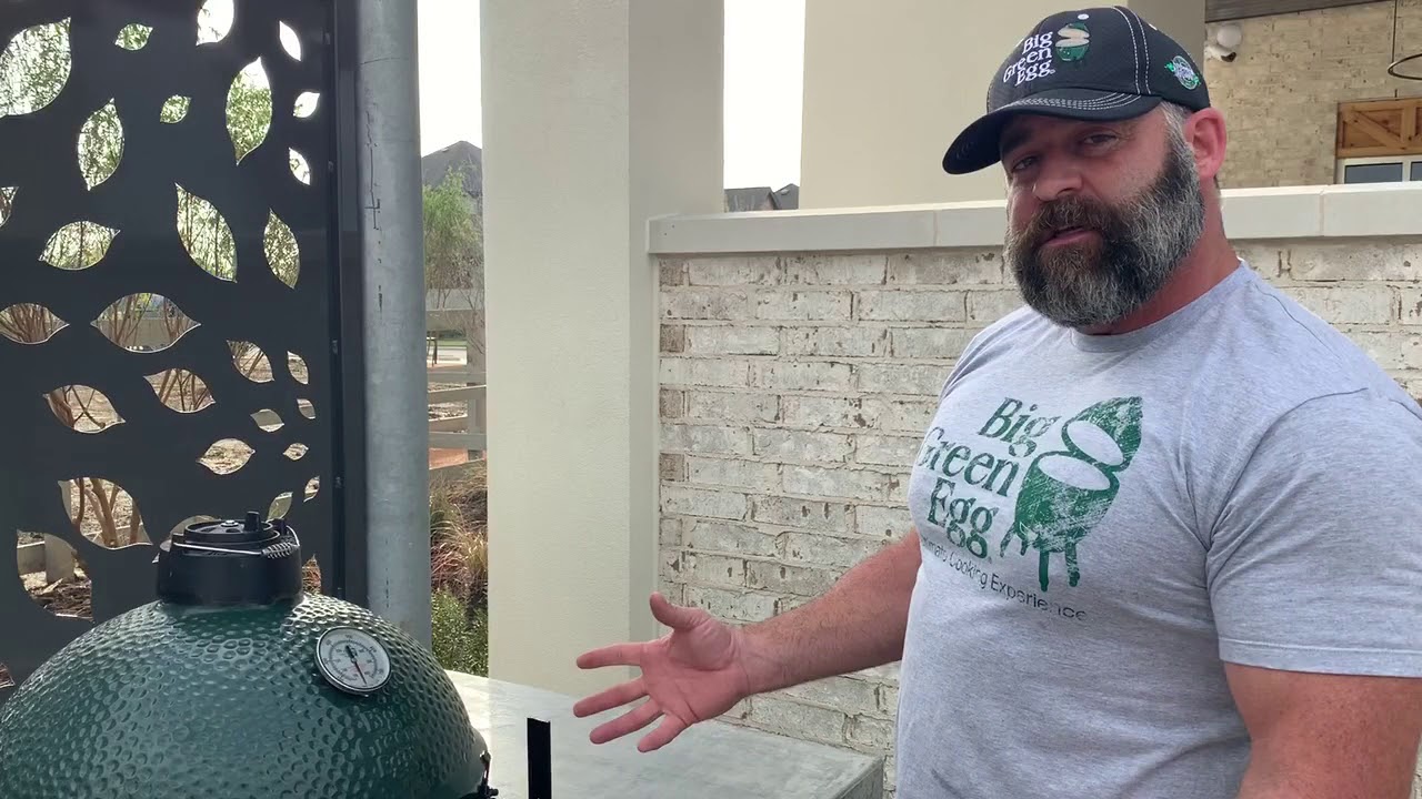 HOW TO VIDEO: The Big Green Egg - YouTube