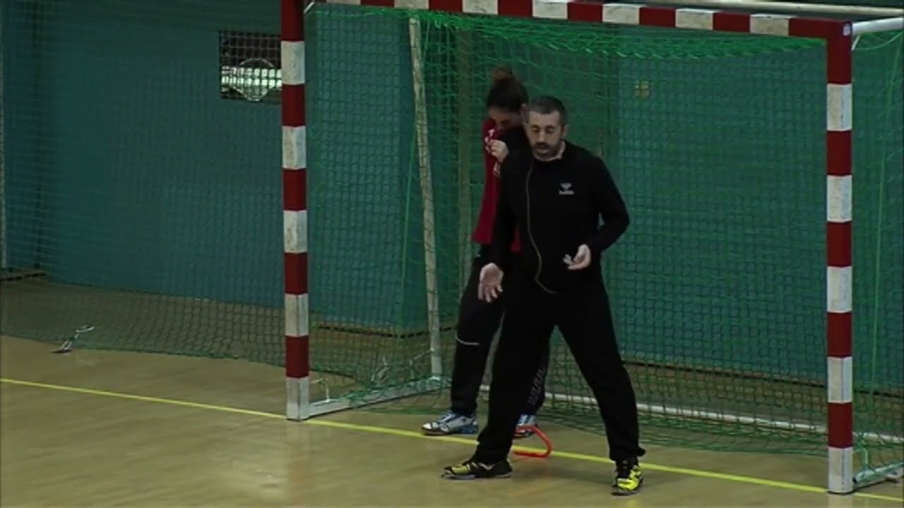 S'inscrire dans un projet défensif en 0-6 de zone -école française des entraineurs de handball