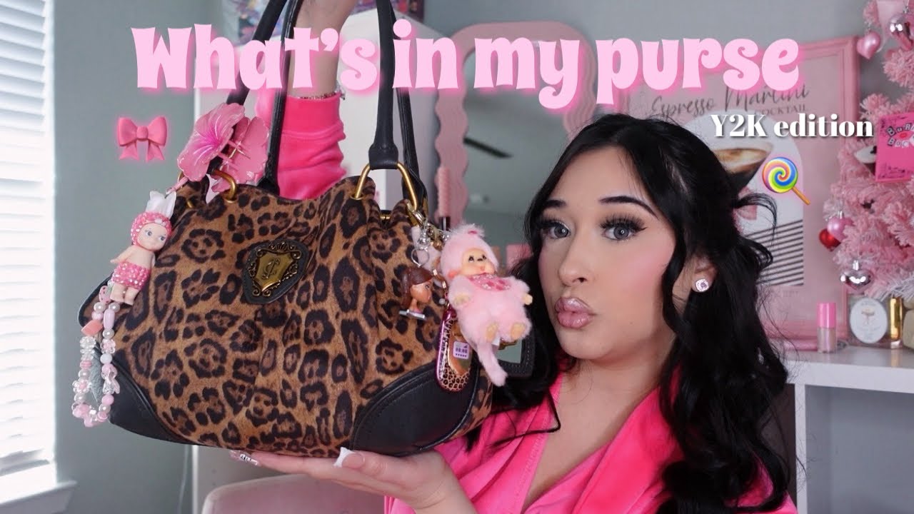 ЧТО В МОЕЙ СУМКЕ (сочная мода в стиле Y2K) 🎀🍭💕