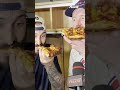 Que serait une série victorieuse sans la bonne vieille tradition de la pizza à Phillip Danault? 😂🍕