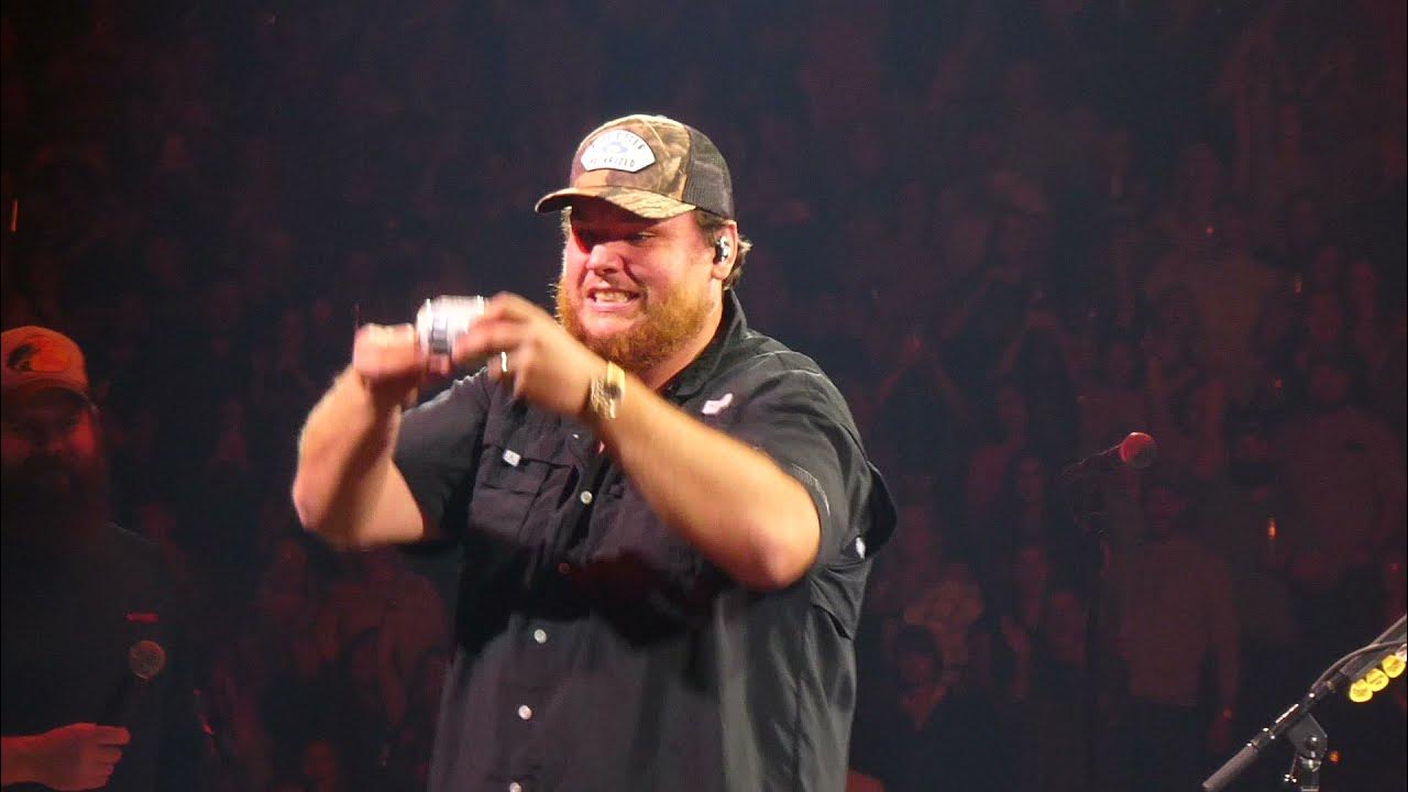 Luke Combs "1, 2 Many", Jacksonville, FL 10/29/21 YouTube