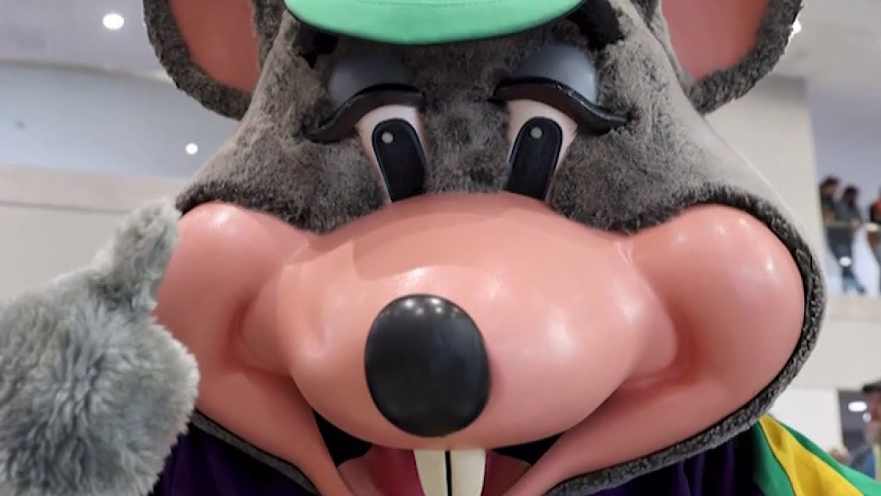 Police Arrested Chuck E. Cheese In The Middle Of A Kids’ Birthday Party [VIDEO]