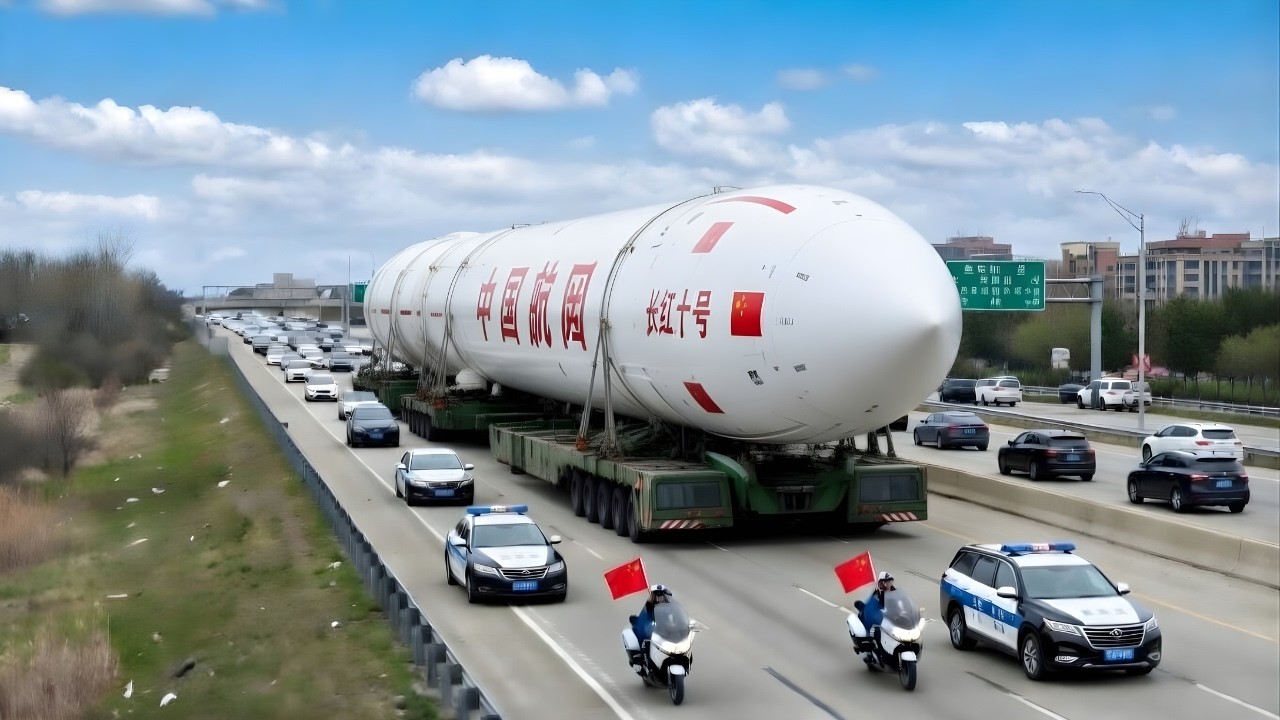 China Stuns the World With Its New Colossal Space Rocket - YouTube